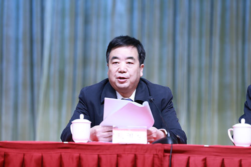 中国中共党史学会会长、中国中共党史人物研究会会长、中央党史研究室原主任欧阳淞同志在中国中共党史学会和中国中共党史人物研究会常务理事会联席会议上作工作报告