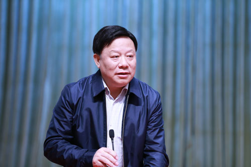 中国中共党史学会常务理事、中国中共党史人物研究会常务理事、湖南省人民政府参事张志初同志代表中国中共党史人物研究会作交流发言